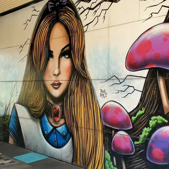 Preloved|Vintage|New|Old Clothing, homewares & collectables - Picture 3 of 3